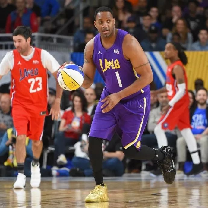 球迷中引起 球迷中引起